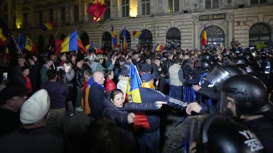 Отхвърлиха кандидатурата на Джорджеску, привърженицитe му щурмуваха румънската ЦИК