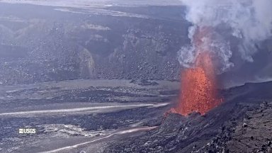 Вулкан изригна на Хавайските острови, изхвърли стълбове лава на стотици метри височина