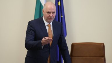 След като президентът Румен Радев днес заяви че правителството на