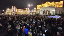 Протести в София и страната заради скандала с изборните резултати (снимки)