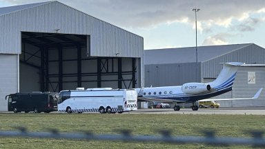 Бившият президент на Филипините Родриго Дутерте беше предаден на Международния