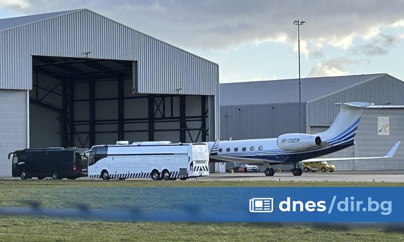 Бившият президент на Филипините Родриго Дутерте беше предаден на Международния