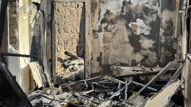 Семейство от Бургас остана без дом след опустошителен пожар в