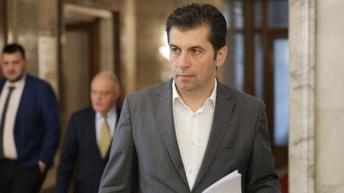 Опозицията обвини управляващите че се опитват да овладеят Държавната агенция