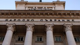 "Алфа рисърч": При избори днес ГЕРБ печели убедително, ДПС-НН настига ПП-ДБ, АПС - извън НС