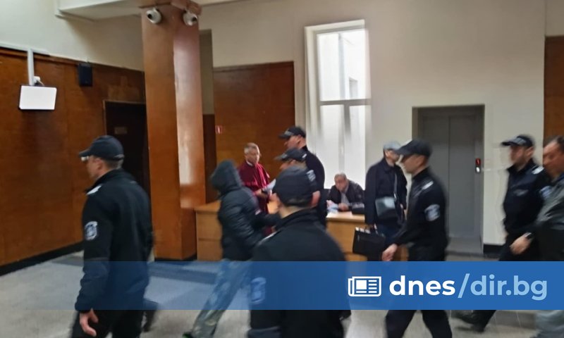 Пуснаха под домашен арест директора на Вечерното училище в Стара