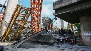 В Банкок се срути пътна естакада в строеж, убивайки най-малко 5 души