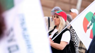 Граждани се събраха на протест пред Народното събрание с искане за