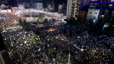 Многохилядният протест в Сърбия приключи преждевременно след провокации