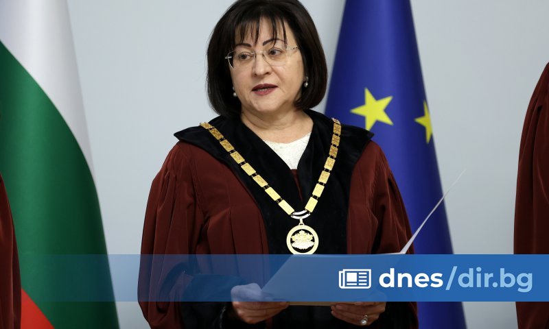 Натиск върху Конституционния съд, така както би трябвало да се