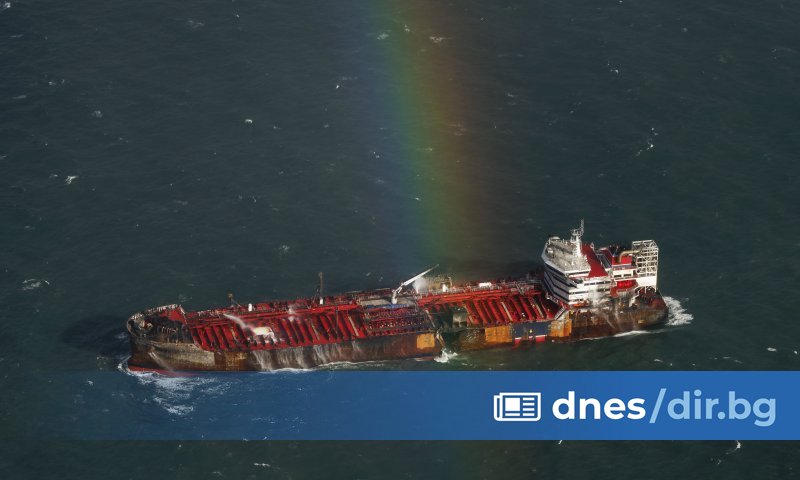 Хиляди барели керосин са били изгубени в пожарите, последвали сблъсъка