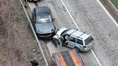 Челен сблъсък с тежко пострадали е станал на пътя Плевен София
