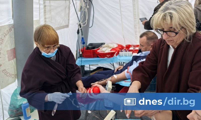 Общо над 500 души са дарили кръв за пострадалите при