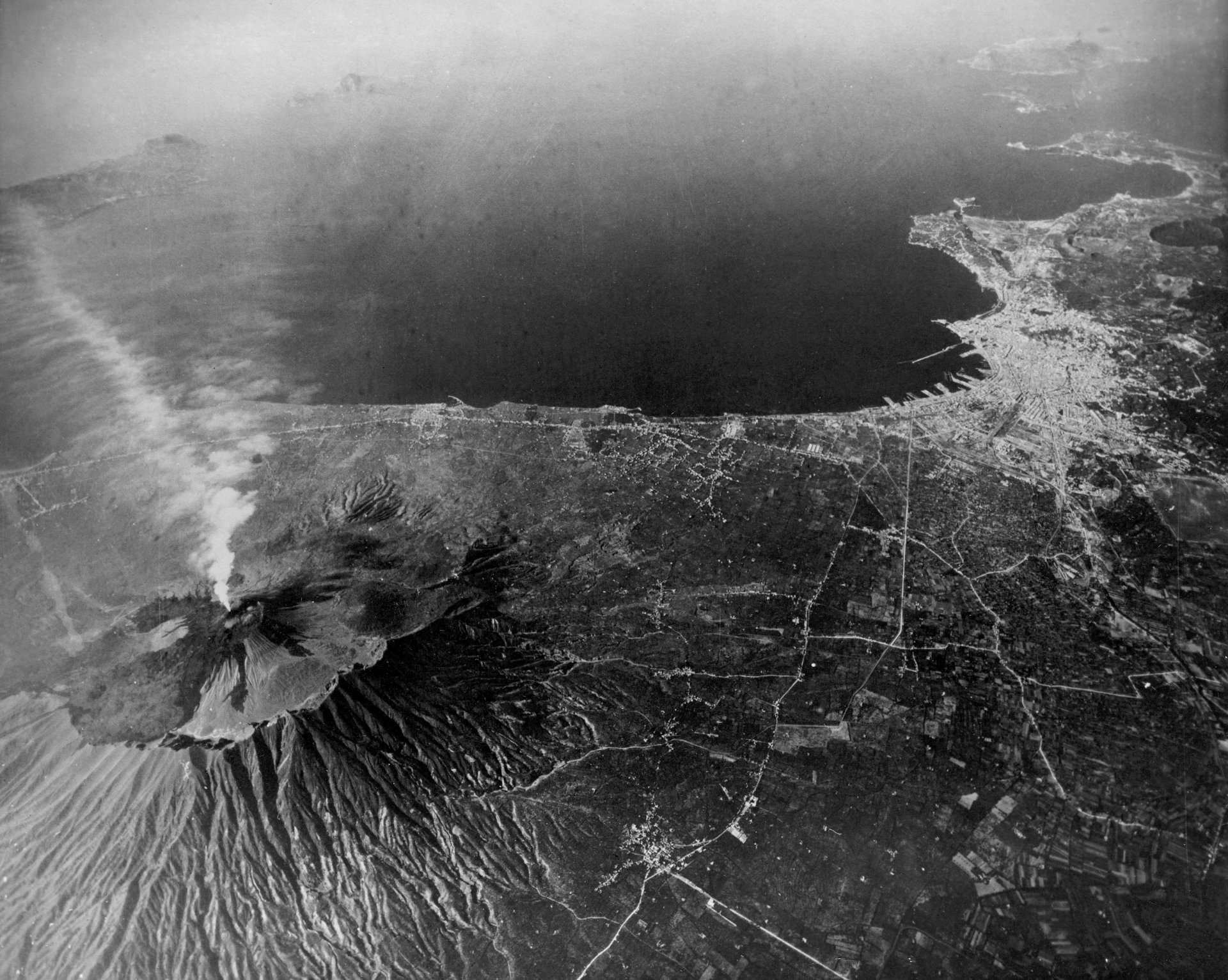 Изригването на Везувий през 1944 г.