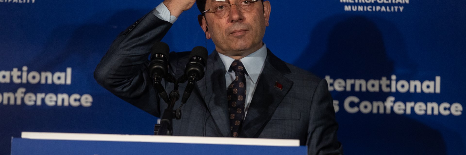 Кметът на Истанбул Екрем Имамоглу е арестуван, обискираха дома му