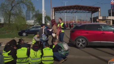 Студенти от няколко белградски факултета блокираха днес депото на трамваите