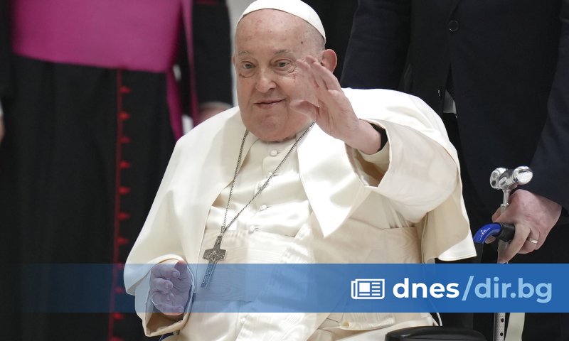Папа Франциск ще бъде изписан в неделя след едномесечен престой