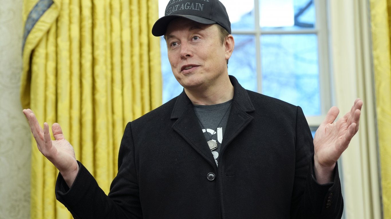 Илон Мъск прави аналогии между технологиите на Neuralink и религиозни концепции
