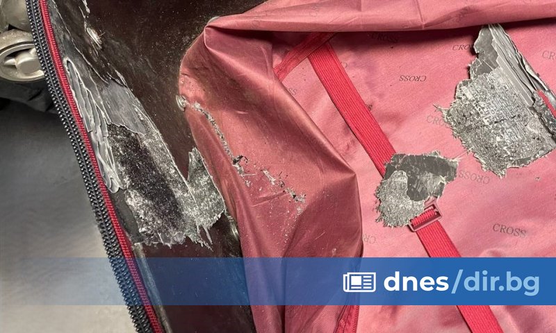 Митническите служители от отдел Борба с наркотрафика в ТД Митница