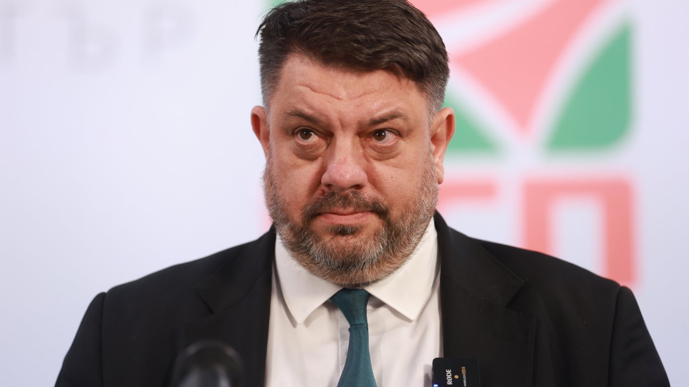 Зафиров: Социалните придобивки влезнаха в бюджета, коалицията остава стабилна