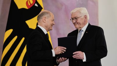 Правителството на напускащия поста германски канцлер Олаф Шолц от днес