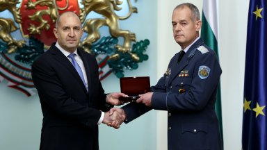 Президентът и върховен главнокомандващ на Въоръжените сили Румен Радев назначи