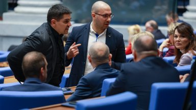 Искат да закрият тотализатора искат да го дадат на една