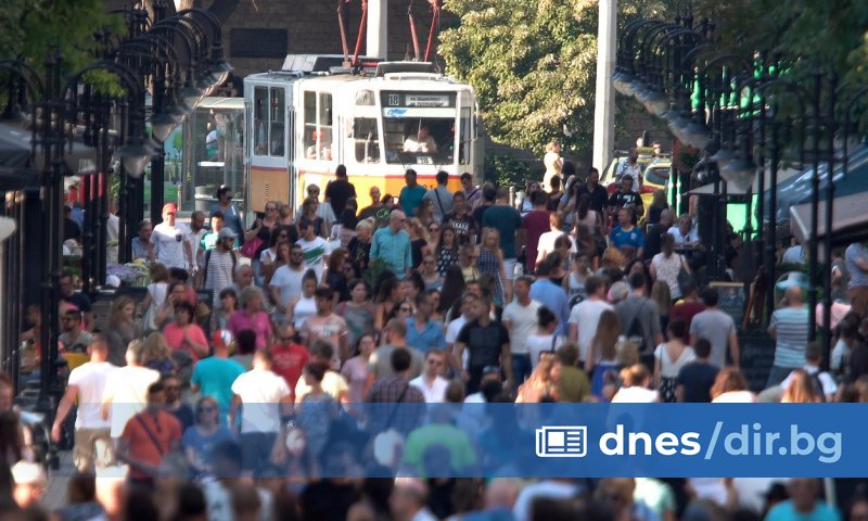 Почти 65% от българите . Към НАТО то е 39%,