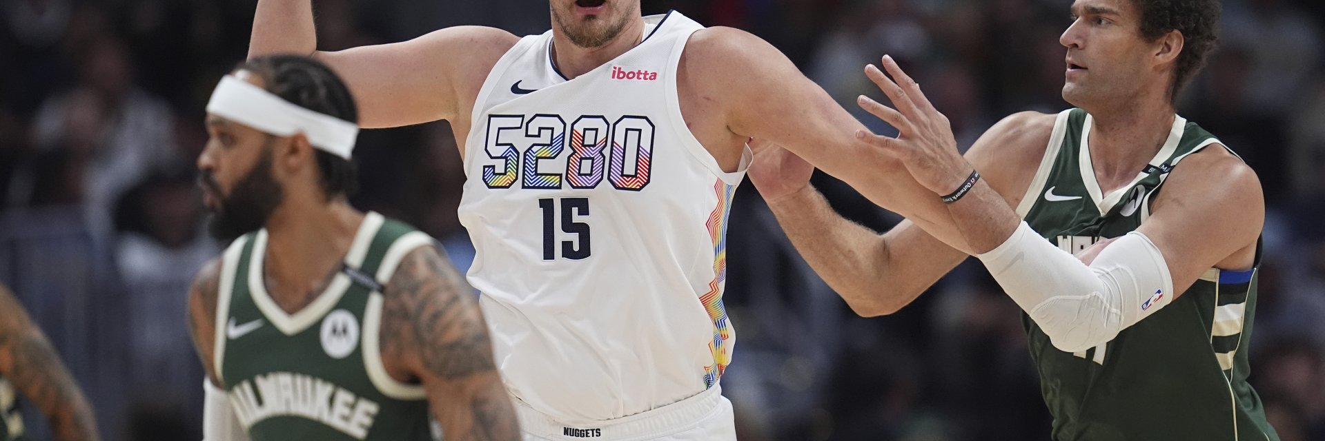 След 5 мача като зрител: Йокич се завърна с 39 точки и трипъл-дабъл