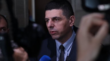 ПП ДБ ще внесе срещу кабинета Желязков през септември за да