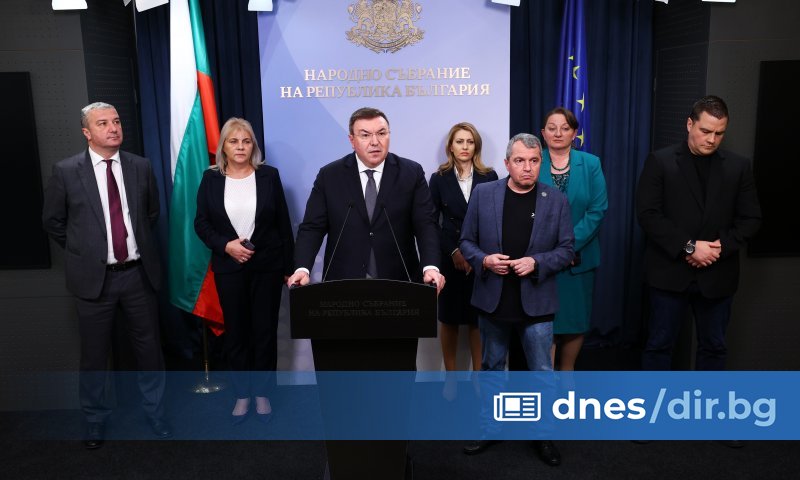 Малко повече от час след решението на ДПС-Доган да прекрати