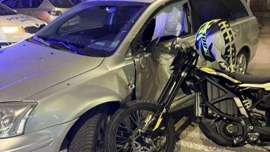 За тежка катастрофа със сериозно пострадал 14 годишен мотоциклетист съобщи късно