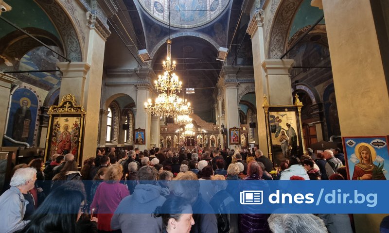 Изпращат в последния му път загиналия в Газа служител на