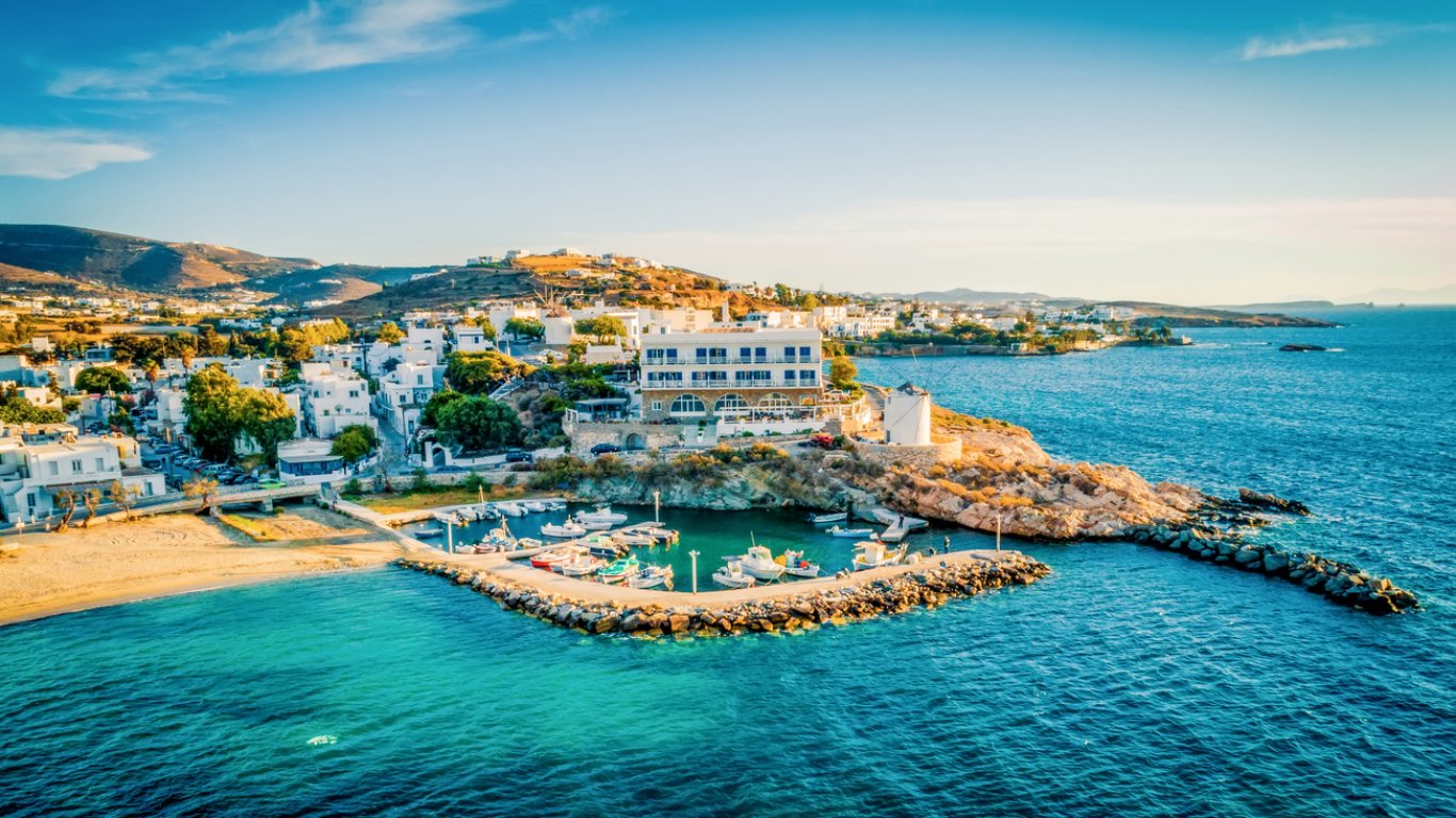 Очарованието на Парос: Традиция, море и вкусна кухня