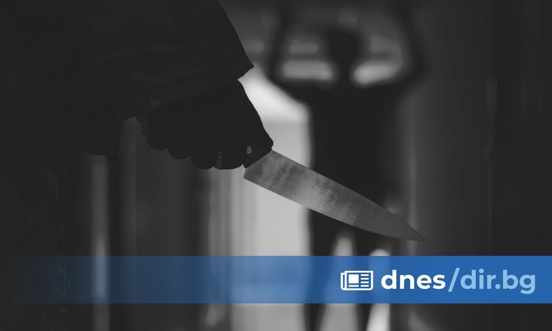 Млад мъж е с , след като беше намушкан с