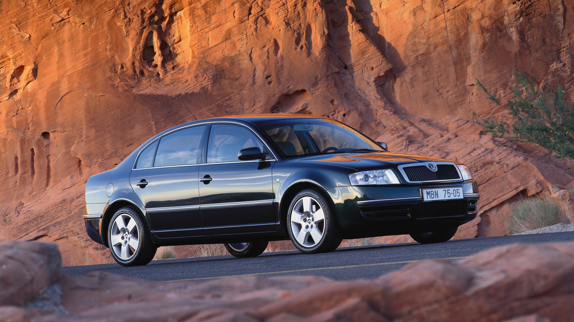 Първото модерно поколение на Skoda Superb е представено през 2001 г.
