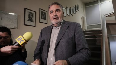 Главният държавен здравен инспектор доц Ангел Кунчев предлага имунизацията срещу