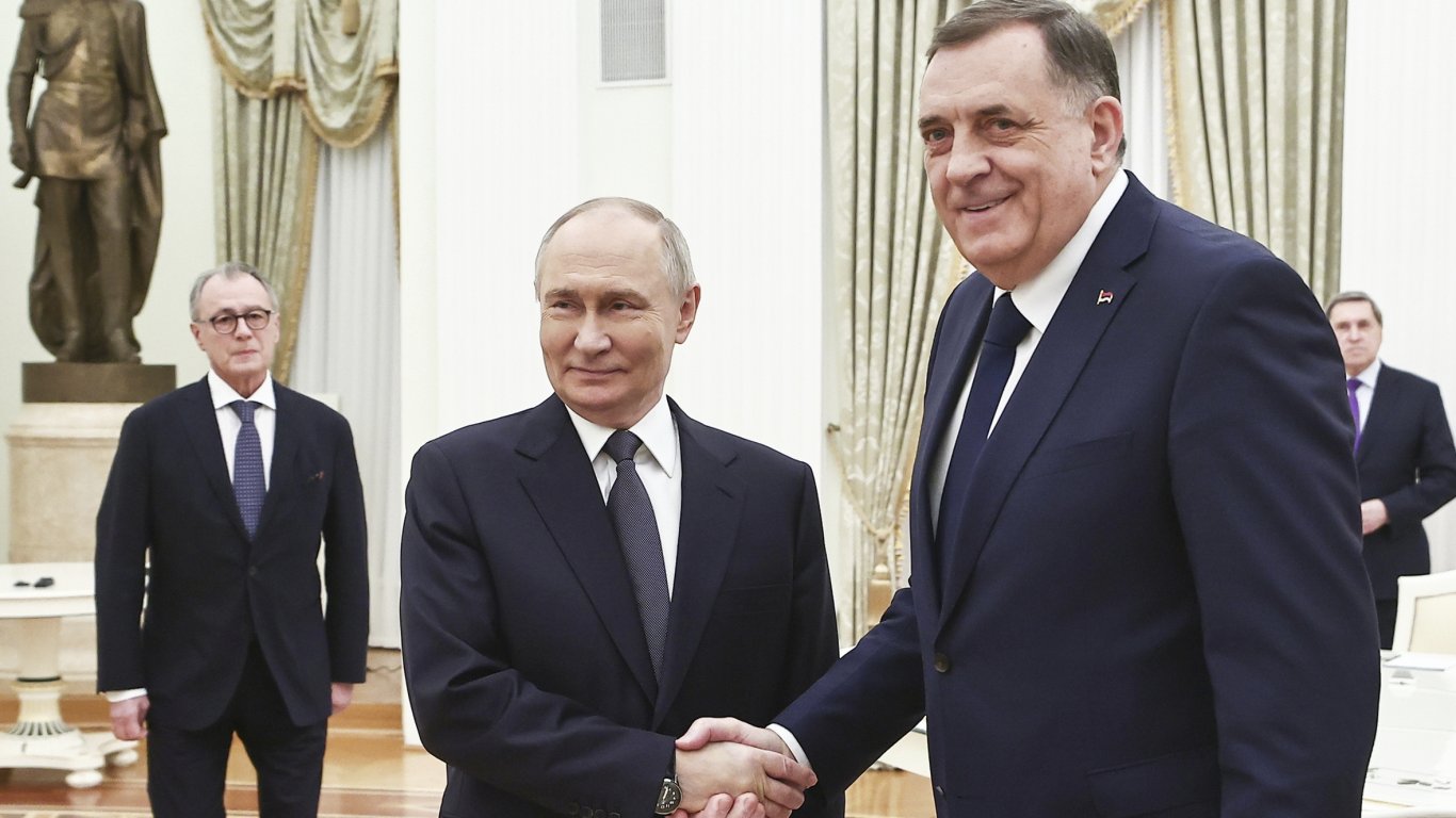 Путин прие в Кремъл издирвания от Интерпол Додик (снимки) 
