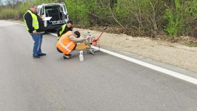 Следователи взеха проби от асфалта на пътя Плевен Ботевград