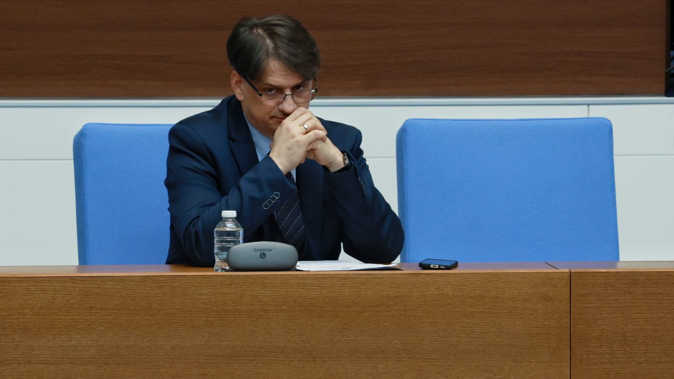 ПП ще искат оставката на културния министър Мариан Бачев
