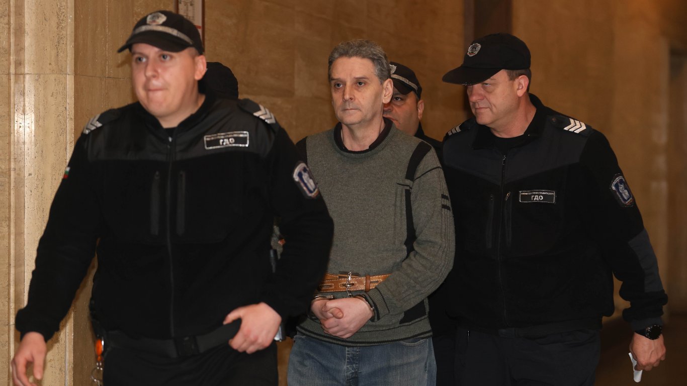 Съдът ще събира нови доказателства по делото за убийството на психолога Иван Владимиров-Нав