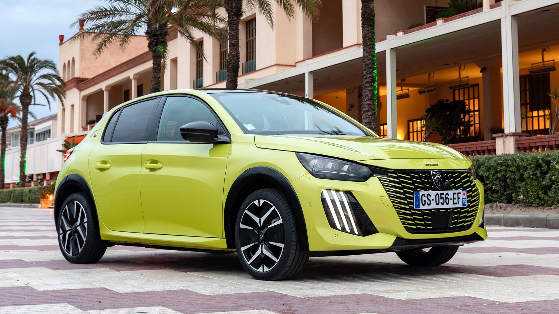 Peugeot E-208 