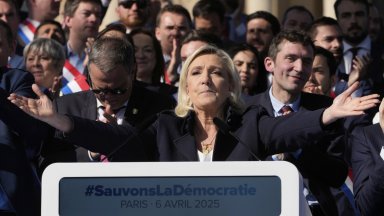 Поддръжници на председателката на парламентарната група на крайнодясната партия Национален