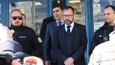 Над 2 2 милиона лева са си раздали шефовете в АПИ