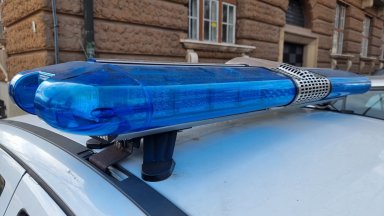 Двама души са задържани след акция срещу разпространението на вейпове