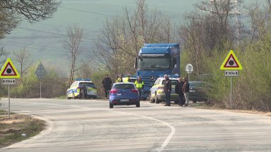 Агенция Пътна инфраструктура затвори временно пътя в участъка между Телиш