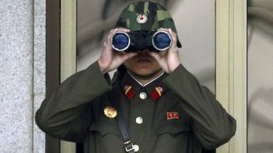 Южнокорейската армия съобщи днес че е произвела предупредителни изстрели след