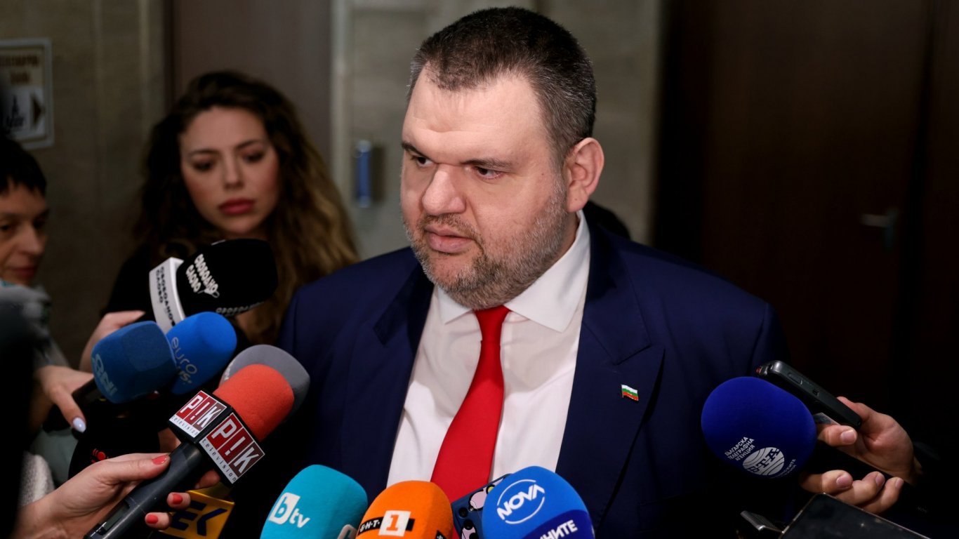 Пеевски похвали кабинета "Желязков": Не виждате ли колко положителни неща се случват?