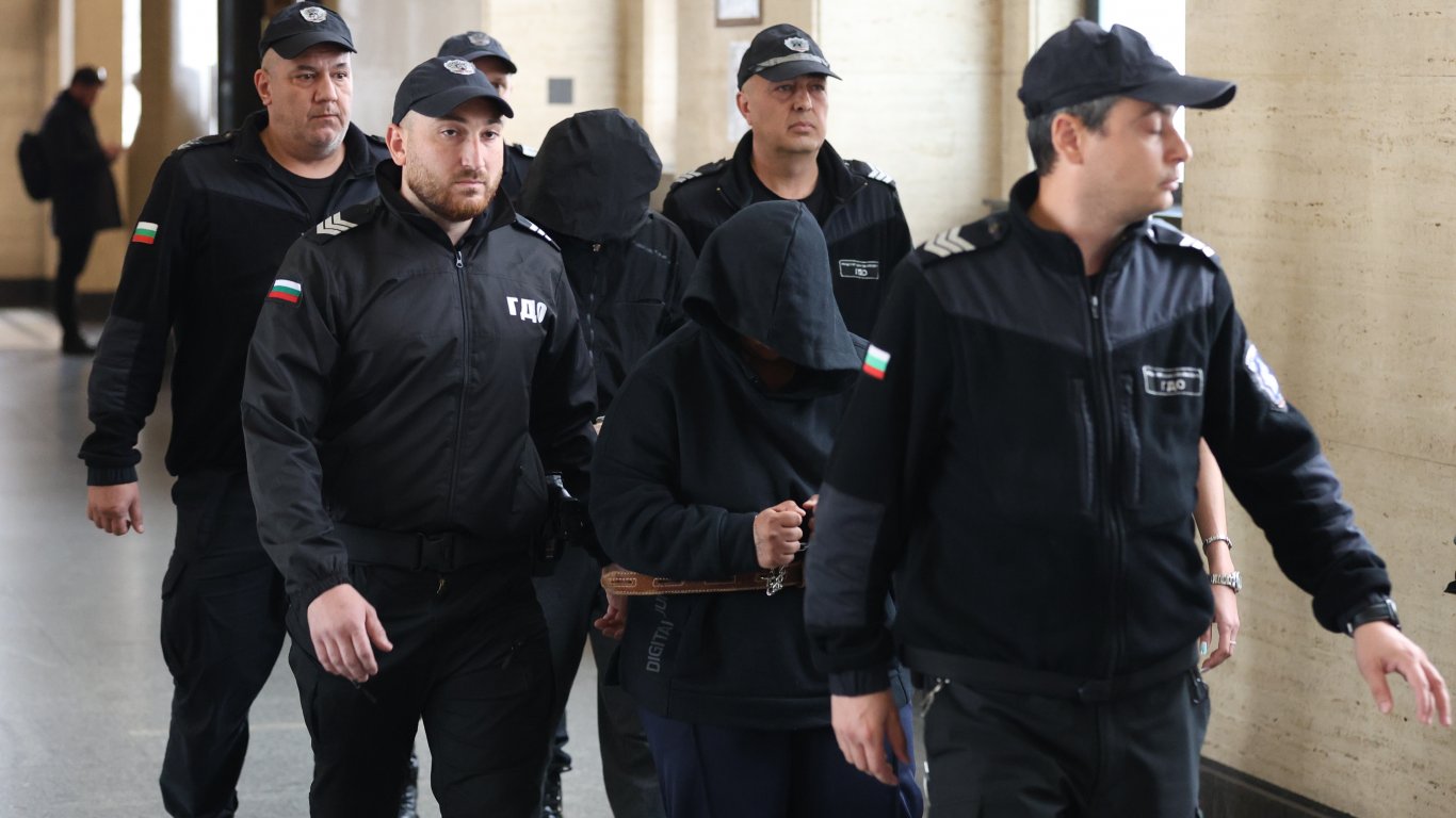 Убийците от "Захарна фабрика" не знаели, че в шахтата има вода, използвали жертвата за просия