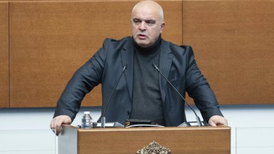 Със 159 гласа за 7 против Морал единство чест и